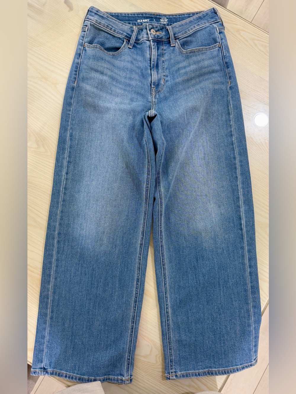 Old Navy High Waisted WOW Crop Wide-Leg Jeans 4 Long faded medium wash LIKE NEW - Picture 4 of 7